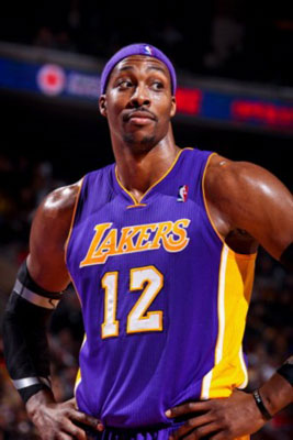 挣扎的蓝衣军团！意大利无缘直通世界杯，连续三届进入附加赛（蓝衣军团再陷困局：意大利无缘直通世界杯，连三届靠附加赛）