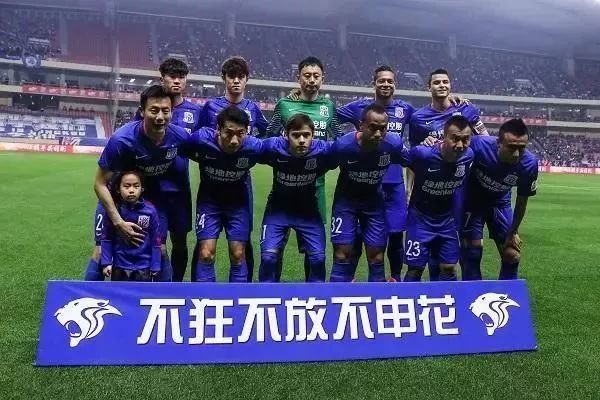 教练关键轮换引发赛后讨论（关键时刻的用人选择引发赛后热议）