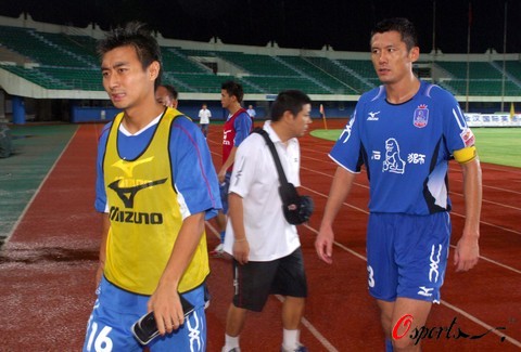 五大联赛仍有三支球队联赛不胜：狼队、维罗纳、佛罗伦萨（五大联赛仅剩三队未尝胜绩：狼队、维罗纳、佛罗伦萨）