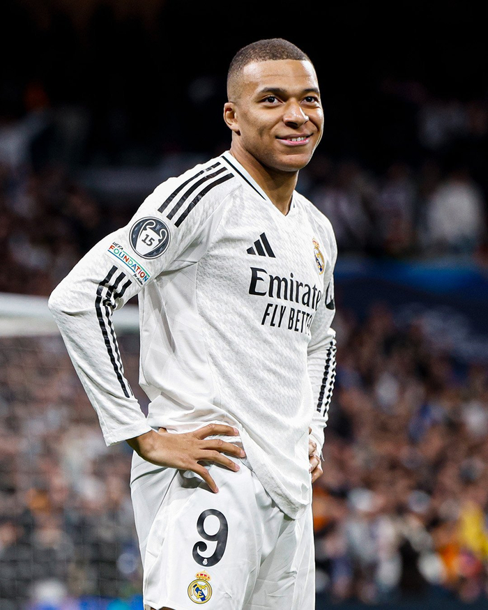 国乒男双首秀 战胜法国队豪取六连胜（国乒男双处子战擒法国队，强势收获六连胜）