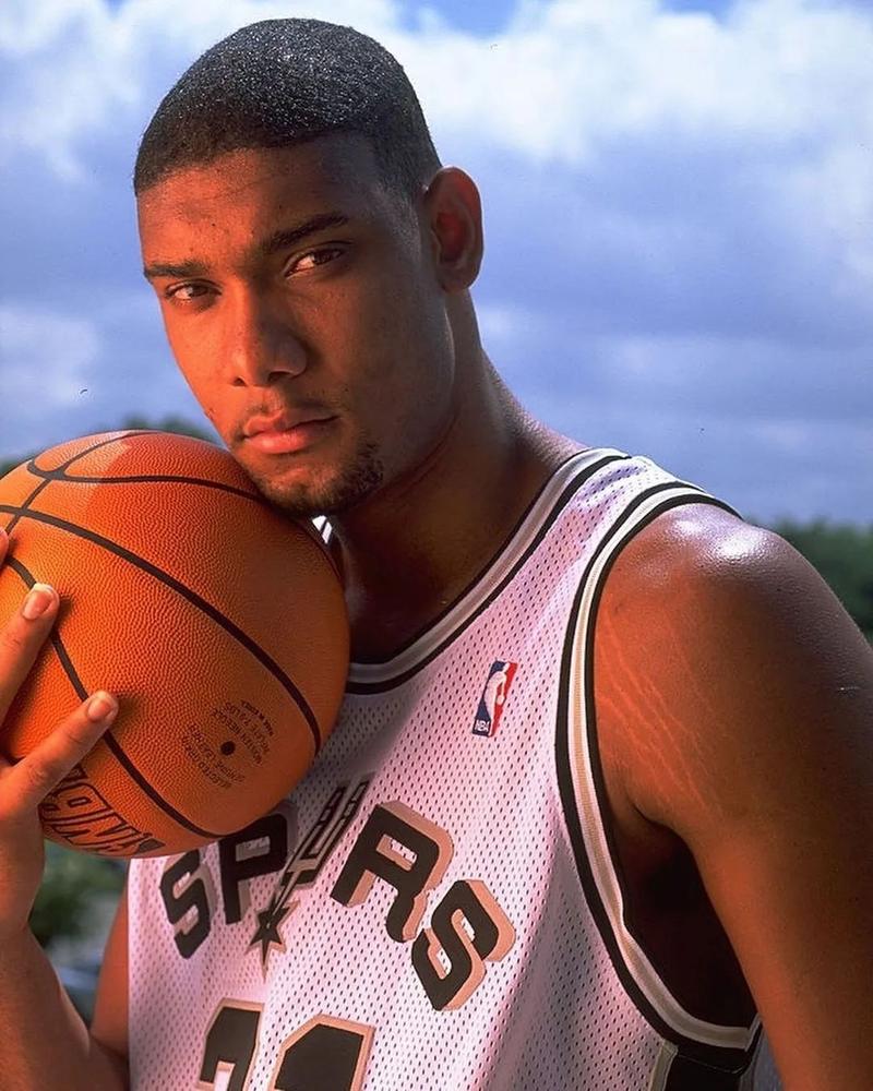 你抢完了我来抢！湖人火箭一回合两队合计4次抢断 最后以詹姆斯打铁告终（抢断接力！湖人与火箭同一回合上演4次断球，最终詹姆斯投篮未中）