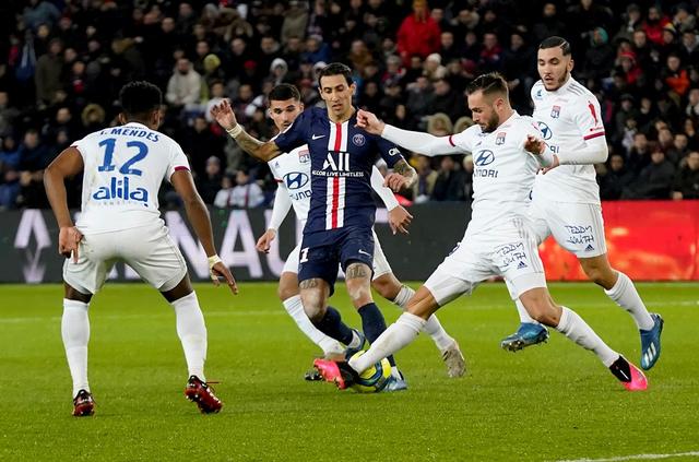 奥孔武补篮得手，老鹰完成9-0攻击波（奥孔武补篮命中，老鹰打出9-0高潮）