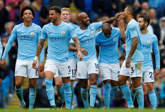 英超半场：蒂亚戈点射破门，布伦特福德暂1-0布莱顿（英超半场战报：蒂亚戈点球命中，布伦特福德暂以1-0领先布莱顿）