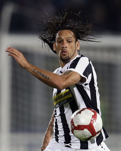 拉斯维加斯见！魔术&尼克斯率先晋级会师半决赛（魔术与尼克斯率先晋级，半决赛拉斯维加斯相会）