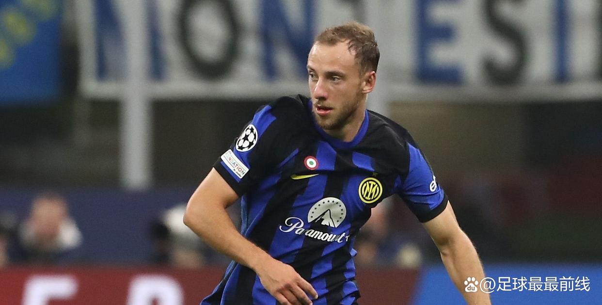 记者：罗马可能向佩7提供降薪合同，迪巴拉的续约要复杂得多（记者称罗马或向佩7递交降薪续约方案，迪巴拉续约更为棘手）