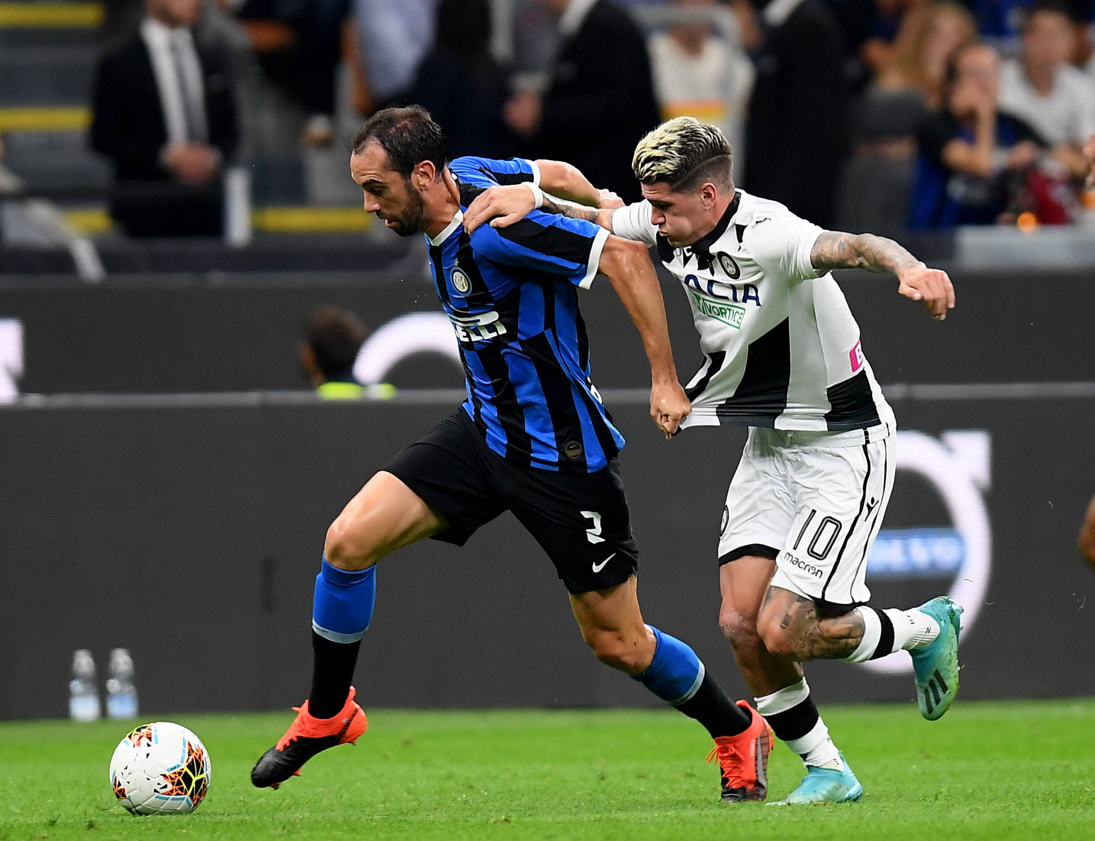 54球追平2015年的C罗，姆巴佩升至皇马球员自然年进球榜第四（姆巴佩54球追平C罗2015纪录，升至皇马球员自然年进球榜第4位）