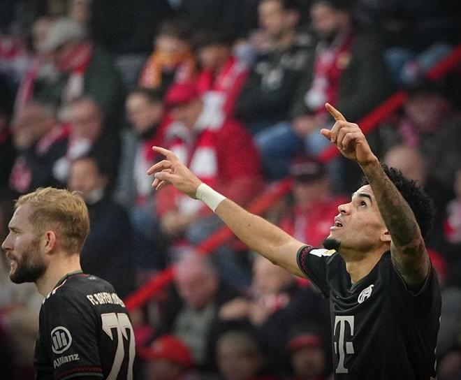 官方：今夏加盟维拉的19岁后卫厄兹詹租借加盟安德莱赫特（官宣：阿斯顿维拉今夏引进的19岁后卫厄兹詹租借加盟安德莱赫特）