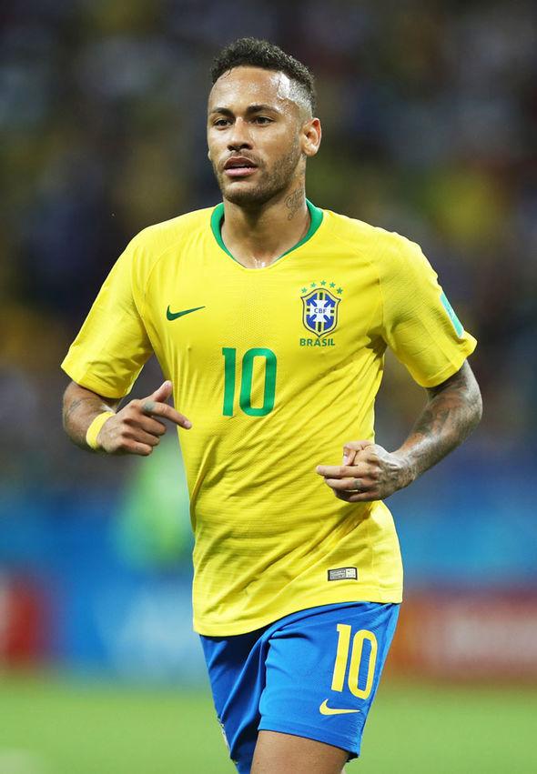 21世纪五大联赛外场球员出场时间榜：C罗、拉莫斯、梅西前3（21世纪五大联赛外场出场时长排名：C罗、拉莫斯、梅西位居前三）