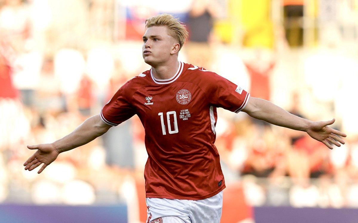 CBA杯“山东德比”裁判频繁纵容大动作引热议！媒体人质疑不作为（CBA杯山东德比争议升级：裁判被指放任大动作，媒体人质疑不作为）