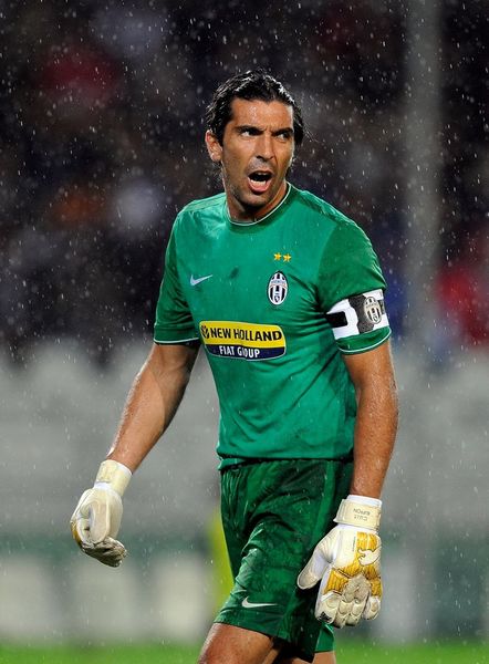 罗马诺：目前没有人领跑格伊争夺战，夏窗自由身离队概率最大（罗马诺：格伊争夺未现领先队，今夏或以自由身离队概率最高）