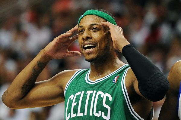 马卡：贝蒂斯将对安东尼红牌进行申诉，认为合理判罚应是黄牌（马卡：贝蒂斯将上诉安东尼红牌，认为更合理的是黄牌判罚）