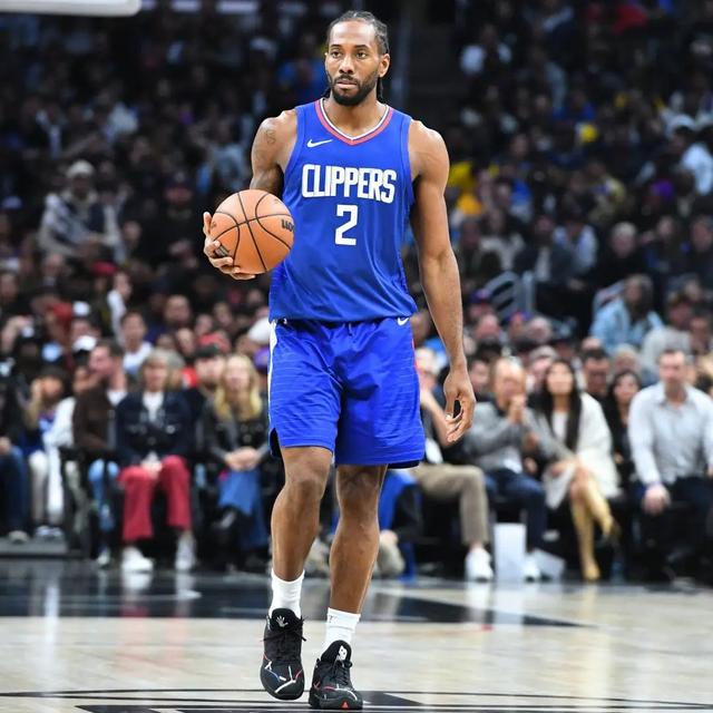 点射+助攻，B费再次当选曼联球迷票选的队内最佳球员（点球+助攻，B费再度当选曼联球迷票选队内最佳）