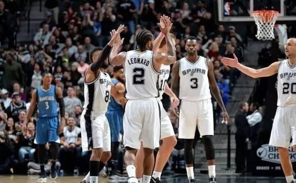 六台爆料皇马更衣室：卡瓦哈尔批裁判被打断，有人说都是狗屁借口（六台曝皇马更衣室内情：卡瓦哈尔质疑裁判遭打断，有人直斥全是借口）