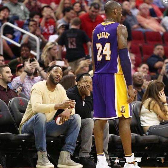 布拉德利：我小时候经常在自家花园里滑铲模仿杰拉德（布拉德利：童年常在自家花园练滑铲模仿杰拉德）