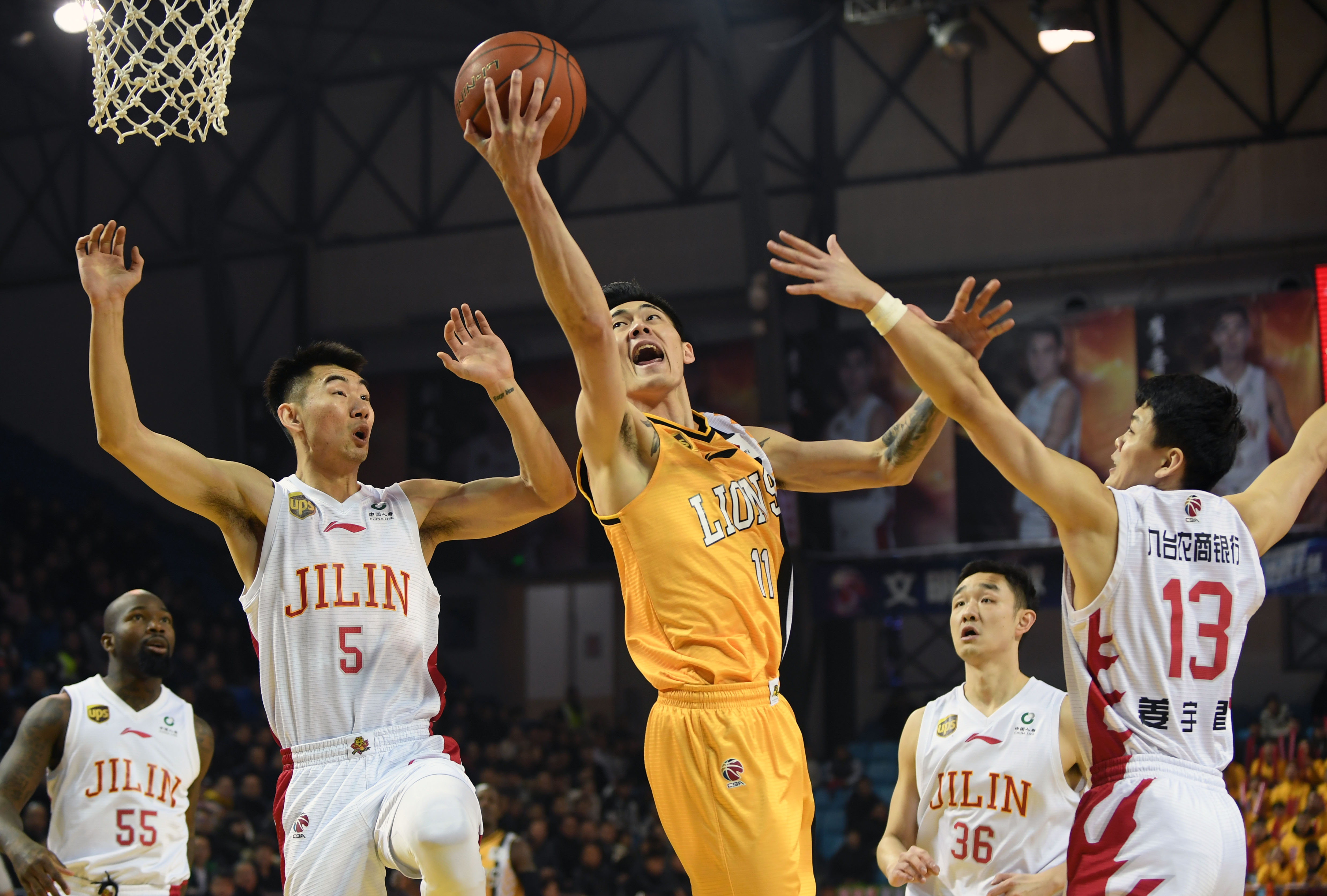 美记：弗拉格近6场三分12中2，中近距离才能让他得心应手（美记：弗拉格近6战三分12投仅2中，中近距进攻才更顺手）