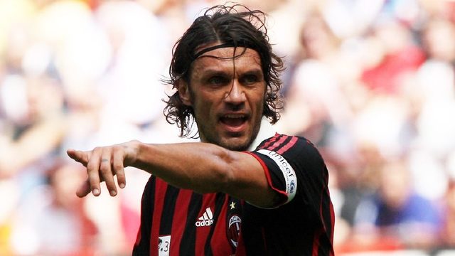 马尔卡宁肘翻克里斯蒂 被吹罚一级恶意犯规 独行侠2罚1掷（马尔卡宁肘击克里斯蒂遭判一级恶意，独行侠获两罚加球权）