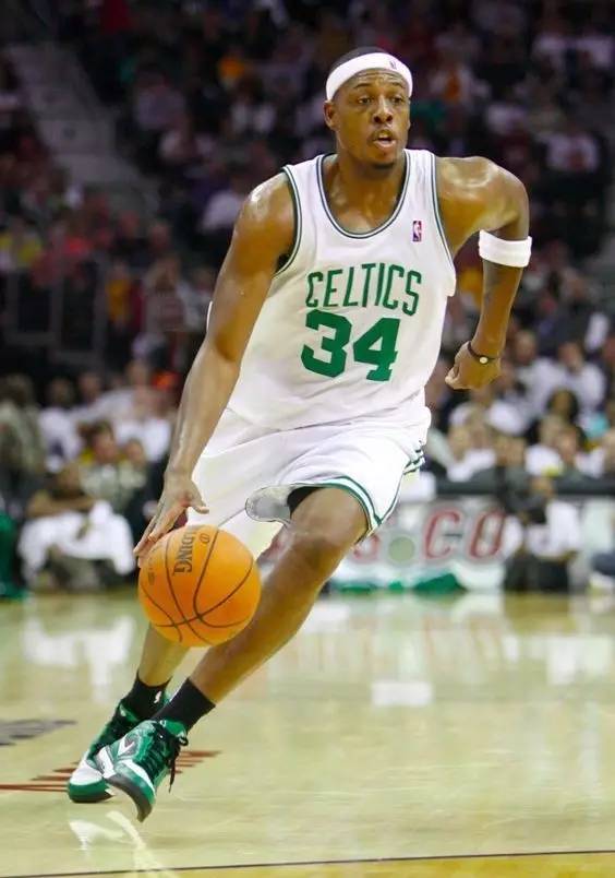 瓜迪奥拉痛陈罗德里缺席之苦：曼城防守危机能否挺过寒冬？（罗德里缺席成瓜帅之痛，曼城防线危机能撑过这个寒冬吗？）