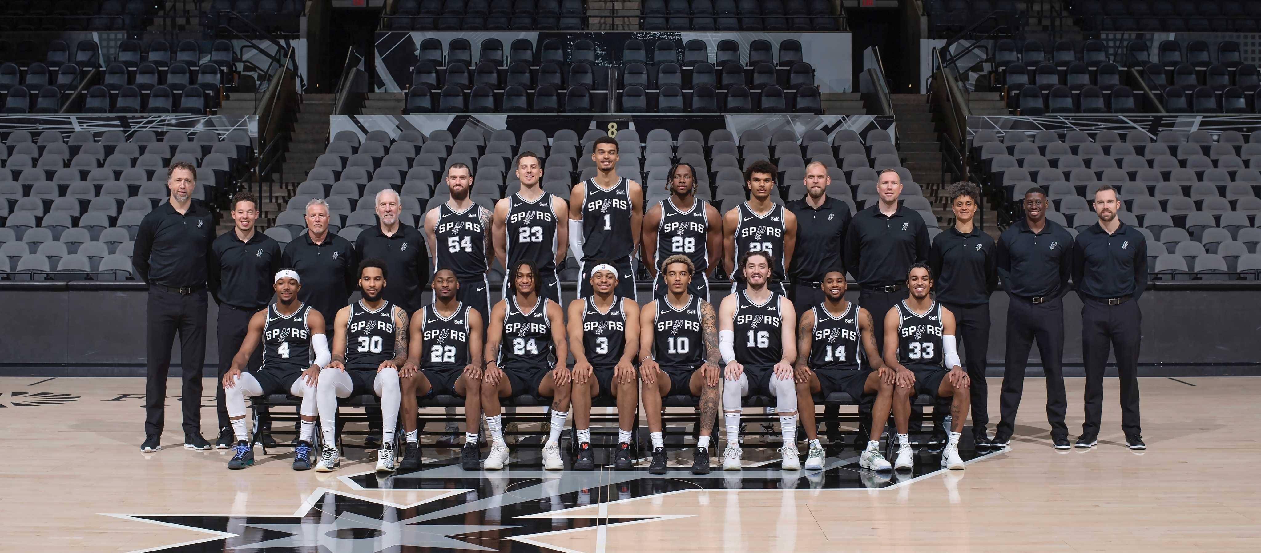 兰杜奇：上半场我们没拉开阵型宽度，踢得有点像一群小鸡（兰杜奇：上半场缺乏阵型宽度，我们踢得像一群小鸡乱窜）