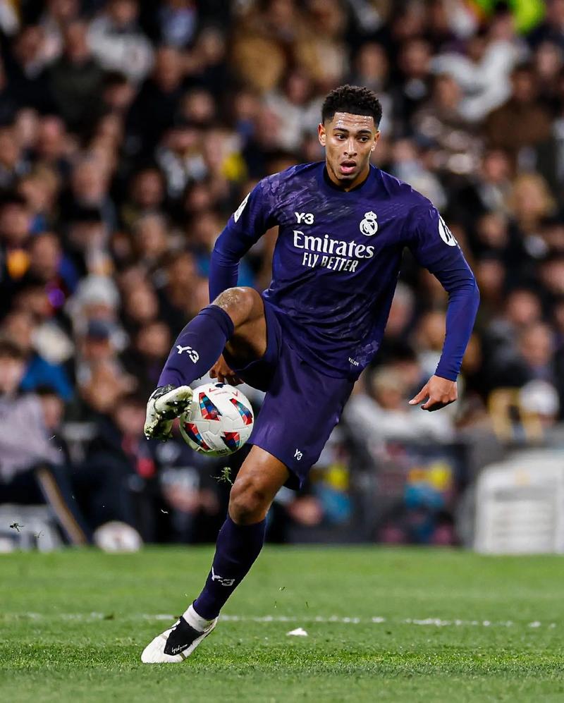 斯帕莱蒂：孔蒂是一位顶级教练，对阵那不勒斯我们会全力以赴（斯帕莱蒂称孔蒂为顶级主帅：战那不勒斯我们将全力以赴）