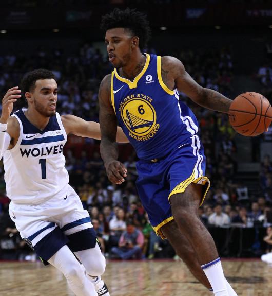 沙特足协官方：因场地大雨，对阵阿联酋下半场比赛推迟开场（沙特足协通告：因场地大雨，沙特对阿联酋下半场延迟开球）