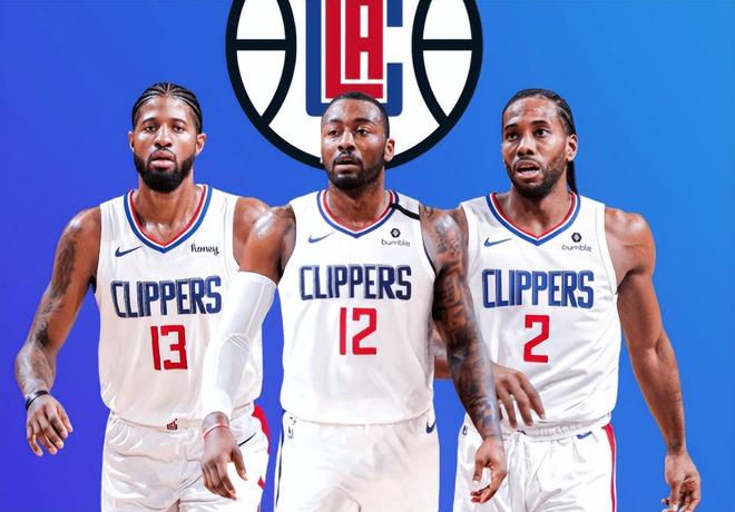 球队展现反扑精神（球队上演顽强反扑）