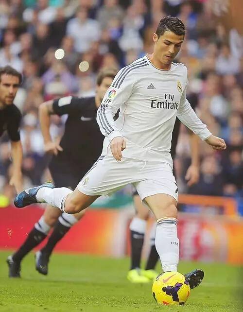 球星晒更衣室照，全队氛围太好了（球星晒更衣室合影，队内氛围爆棚）