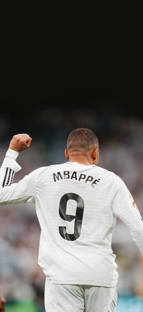 多特CEO：看到图赫尔今天的成就，后悔当初解雇了他（多特CEO直言：目睹图赫尔如今成就，悔当年解雇决定）