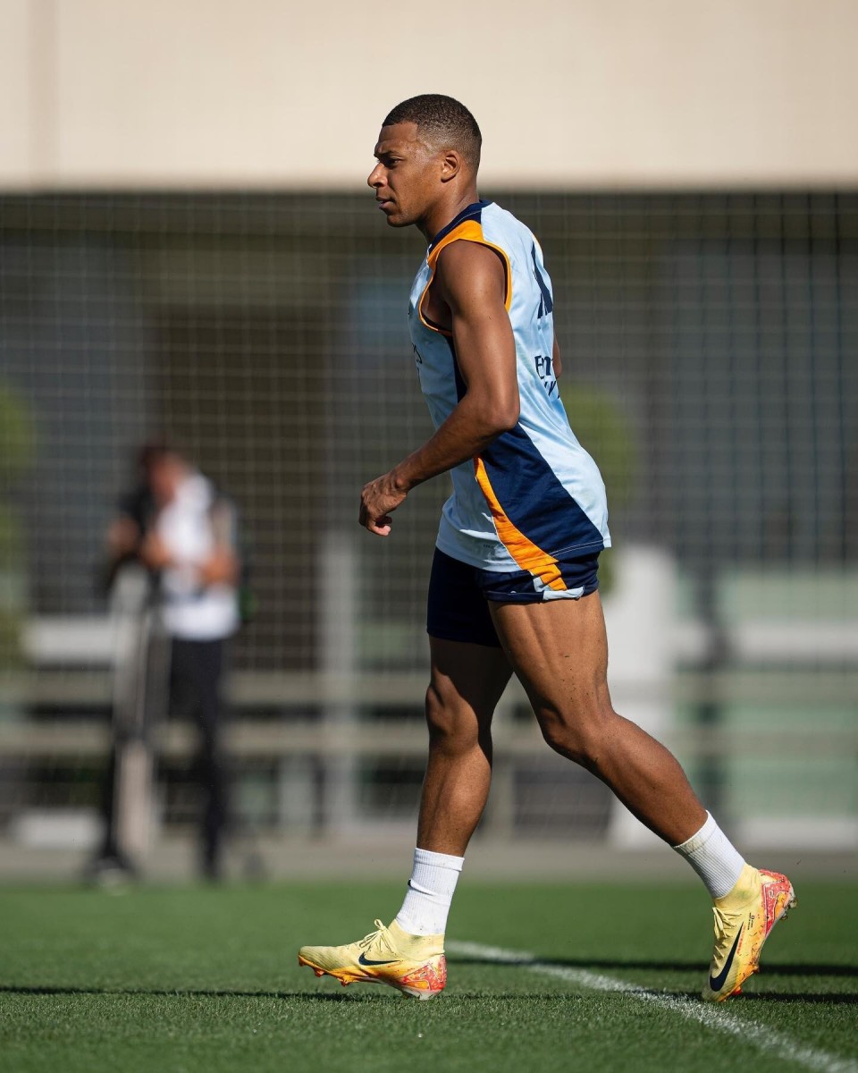 区域防守在足球战术中有什么作用，现在跟原来有哪些不同？（足球战术中的区域防守：作用解析与演变对比）