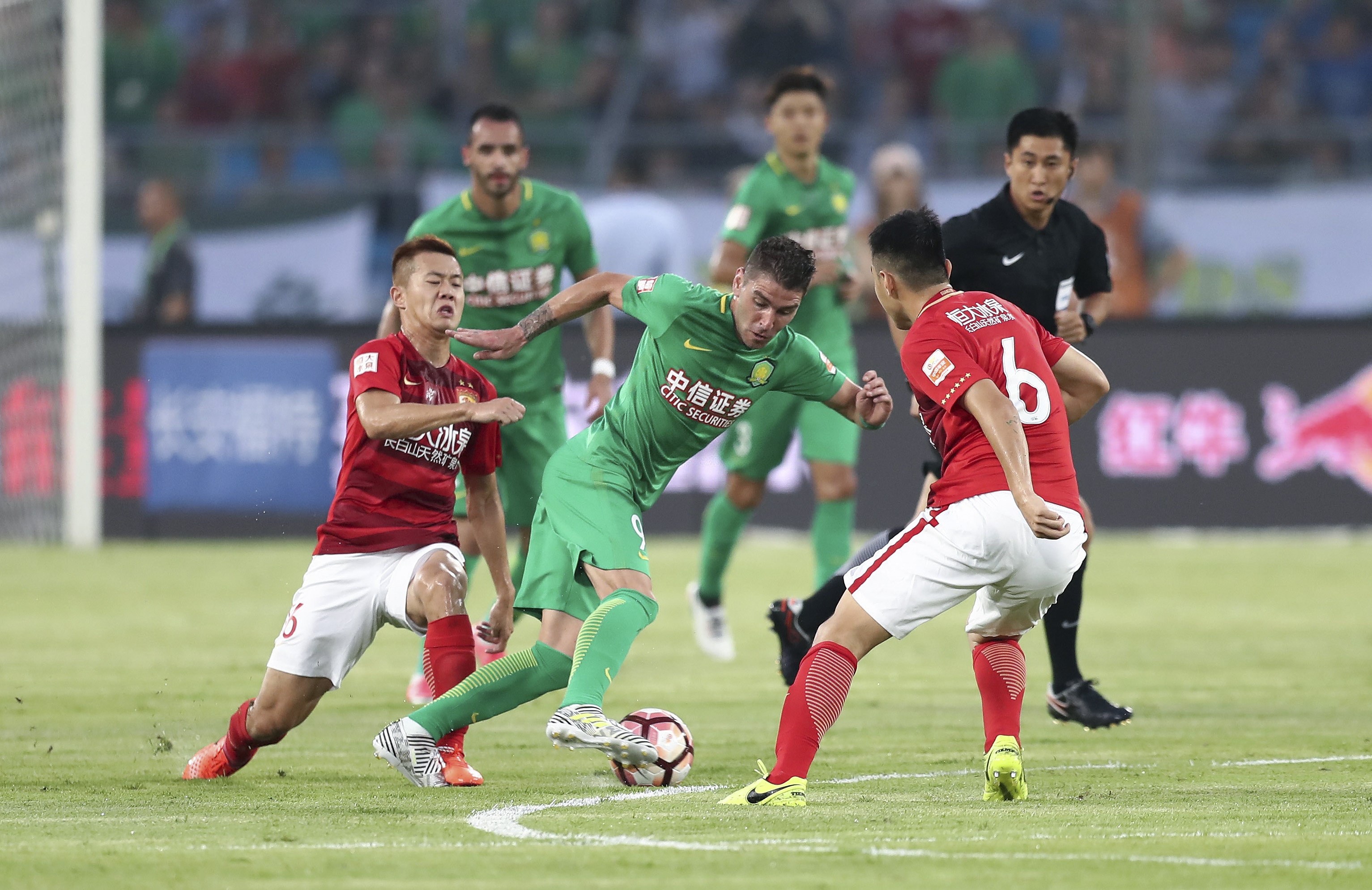 中超比赛精彩回放：上海海港绝杀山东,（中超集锦：上海海港读秒绝杀山东）