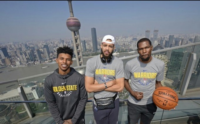 2025／26赛季英超：斯洛特公布利物浦伤病名单，后防线惨不忍睹（英超2025／26赛季：斯洛特发布利物浦伤情名单，后防线告急）